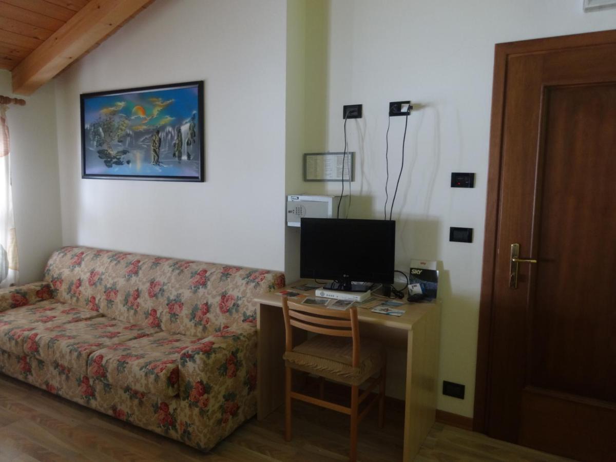 Hotel Genzianella Presenaio 외부 사진